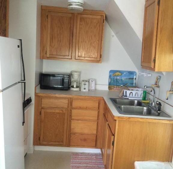 Апартаменты 1 Спальня с Балконом, Angie's Guest Cottage