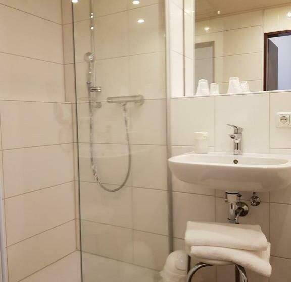 标准间, Promenade