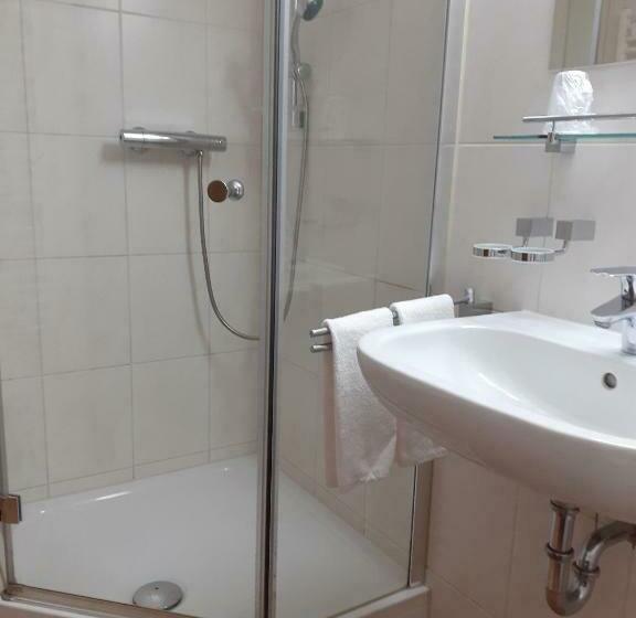 标准间, Promenade