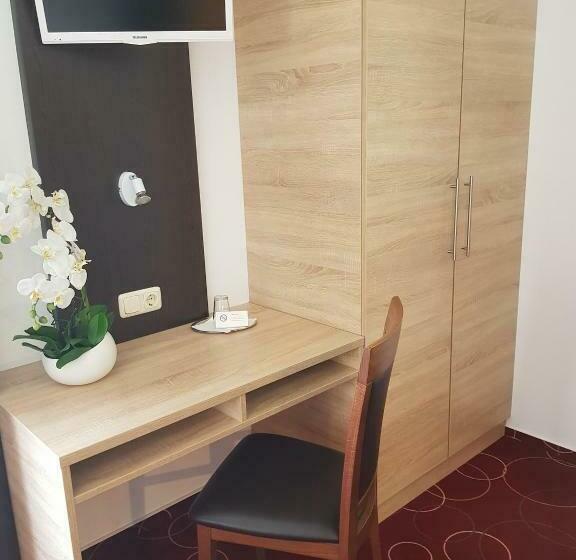 标准单人间, Promenade