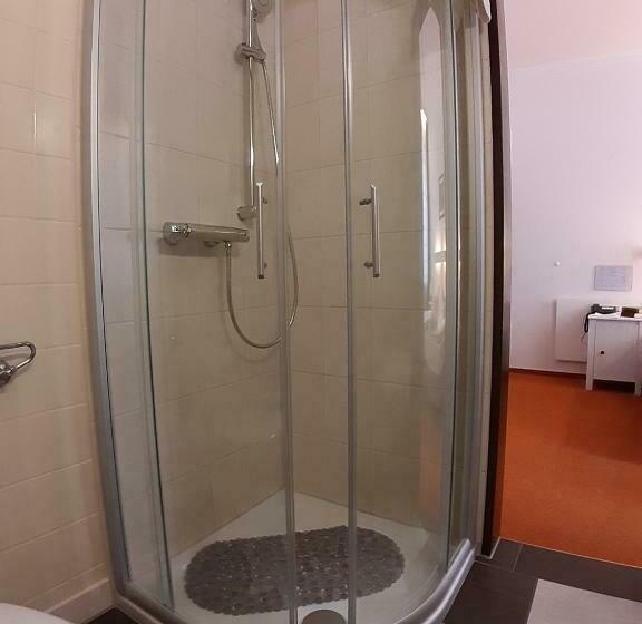 标准间, Promenade