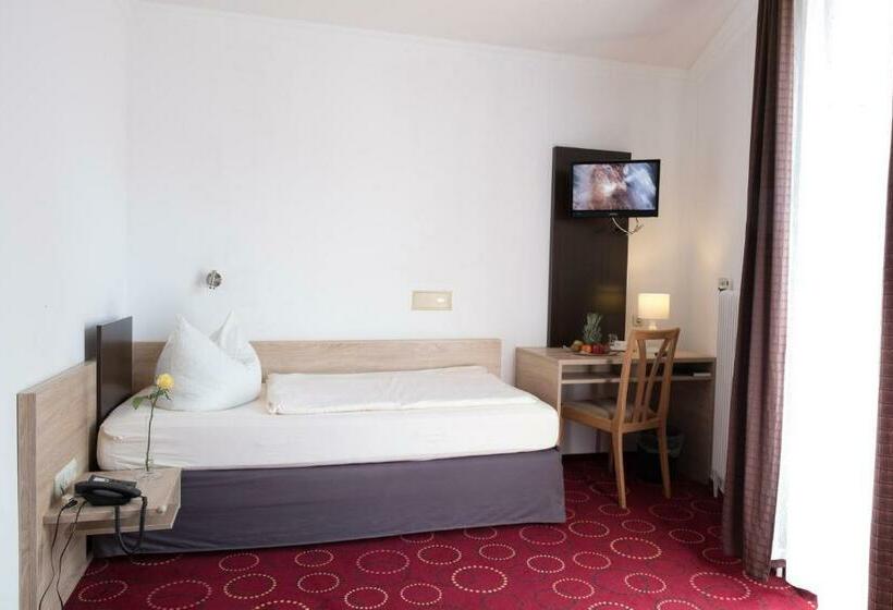 标准单人间, Promenade