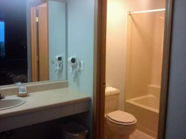 キングサイズベッドのスタンダードルーム, Quail's Nest Inn & Suites