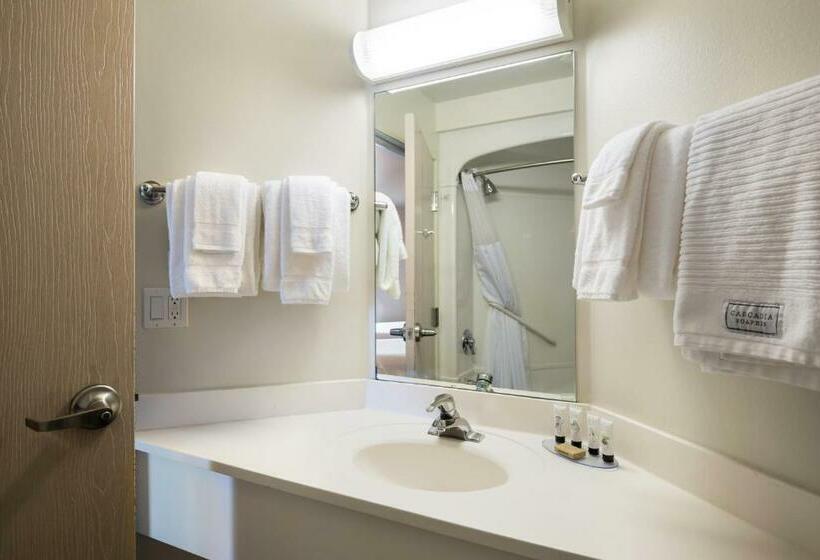 带2个双人床的标准工作室, Red Lion Inn & Suites Butte