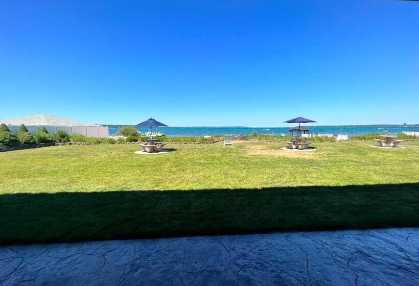 带大床的标准间, The Beach Haus Resort