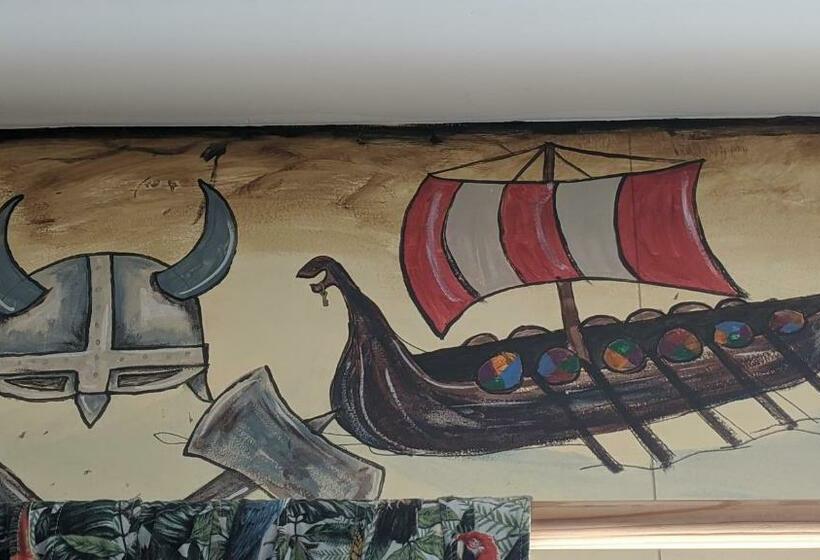 غرفة قياسية, The Pirate Haus Inn