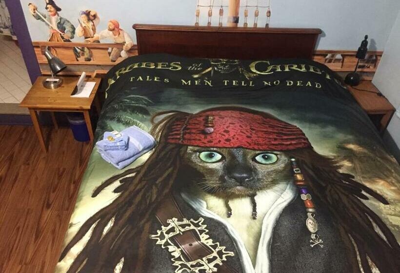 غرفة عائلية, The Pirate Haus Inn