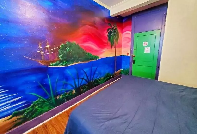 浴室共有ファミリールーム, The Pirate Haus Inn