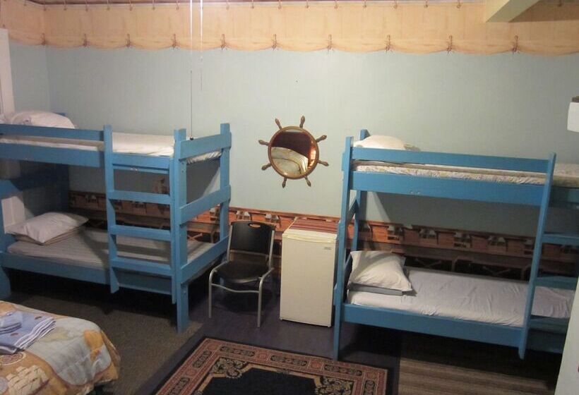 Семейный Номер, The Pirate Haus Inn