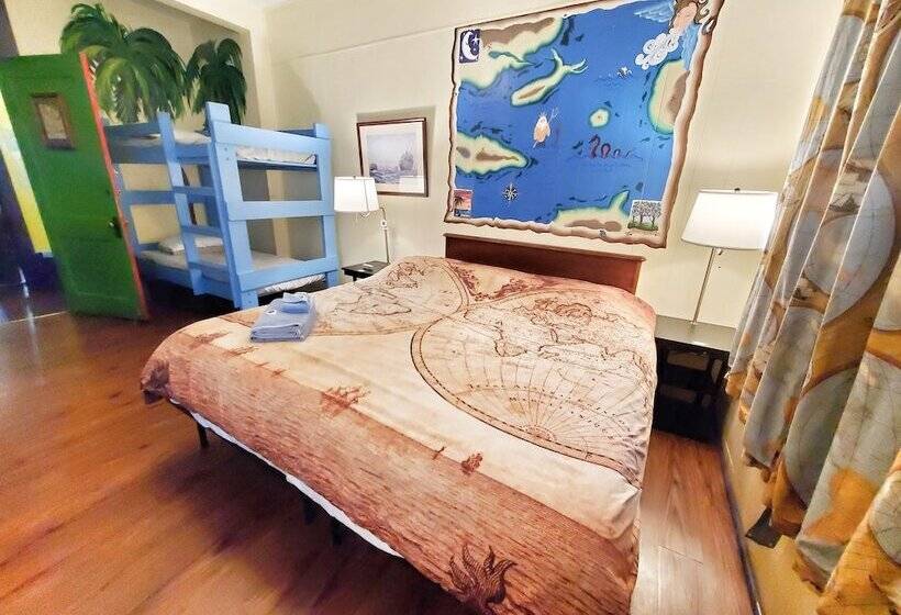 غرفة عائلية, The Pirate Haus Inn