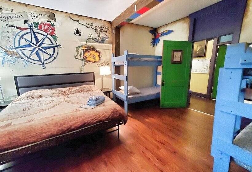 غرفة قياسية, The Pirate Haus Inn