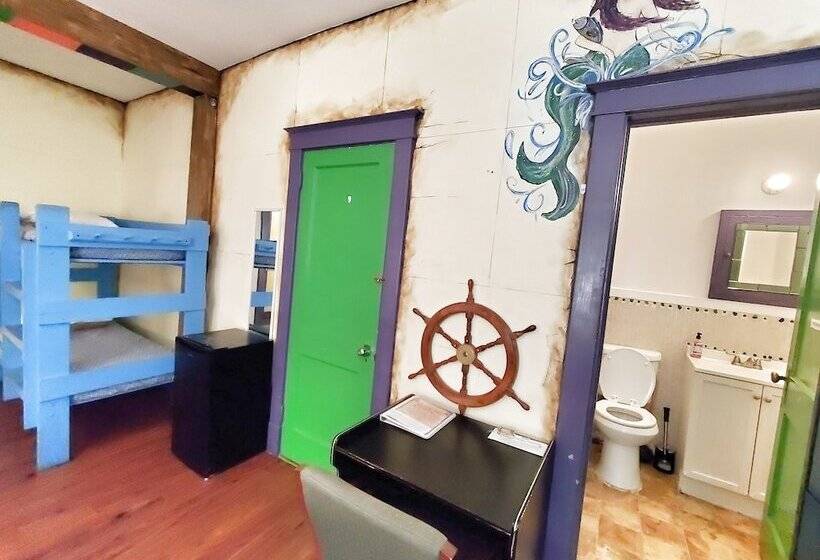 غرفة قياسية, The Pirate Haus Inn