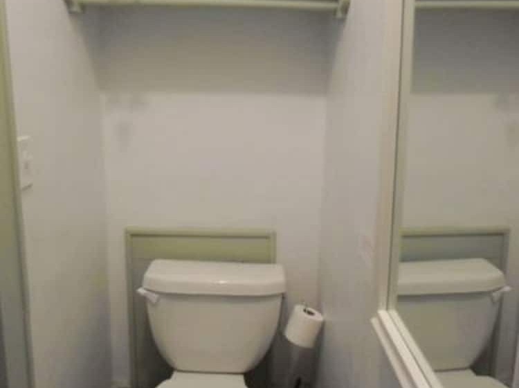 スーペリアールーム, The Teacherage