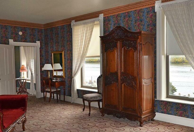 جناح, Water Street Inn