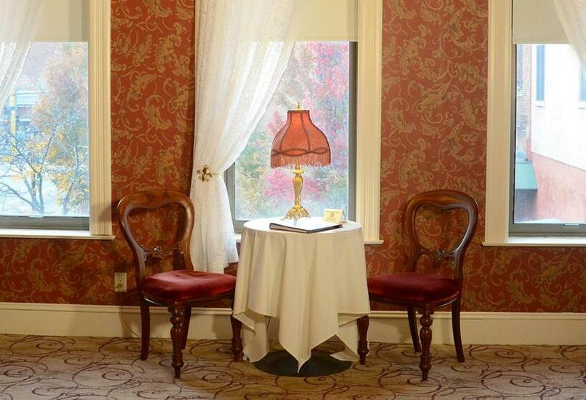 جناح, Water Street Inn