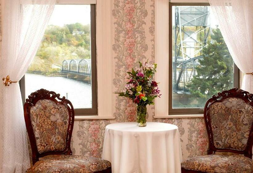 جناح, Water Street Inn