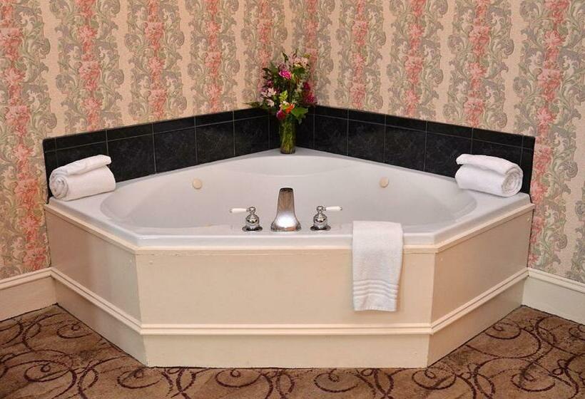 جناح, Water Street Inn