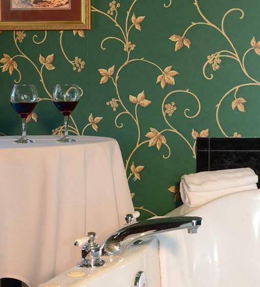 جناح, Water Street Inn