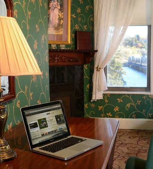 جناح, Water Street Inn