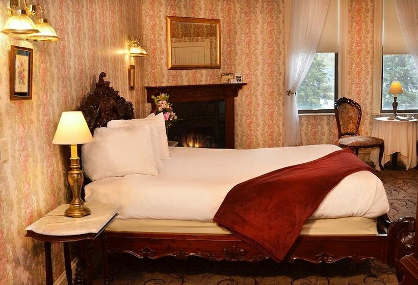 جناح, Water Street Inn