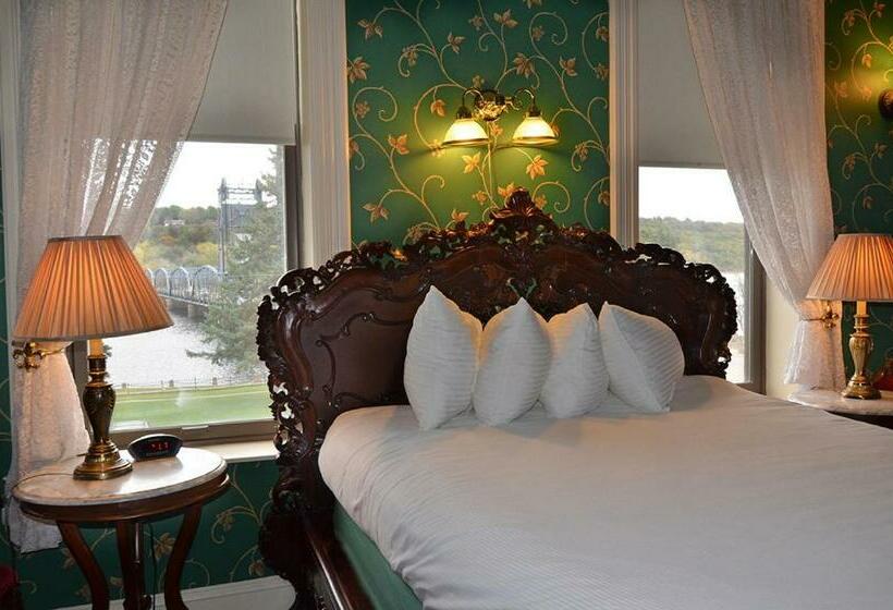 جناح, Water Street Inn