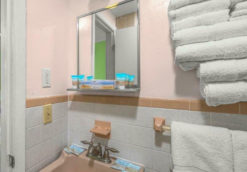 ダブルベッドスタンダードルーム, Madison Beach Motel