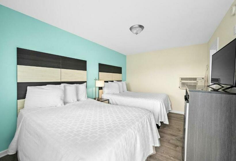 带2个双人床的标准工作室, Madison Beach Motel