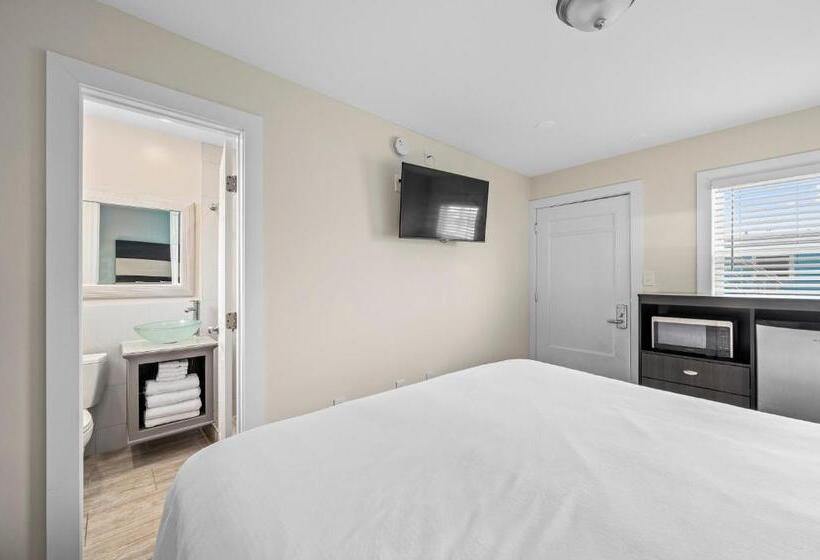 带大床的标准间, Madison Beach Motel