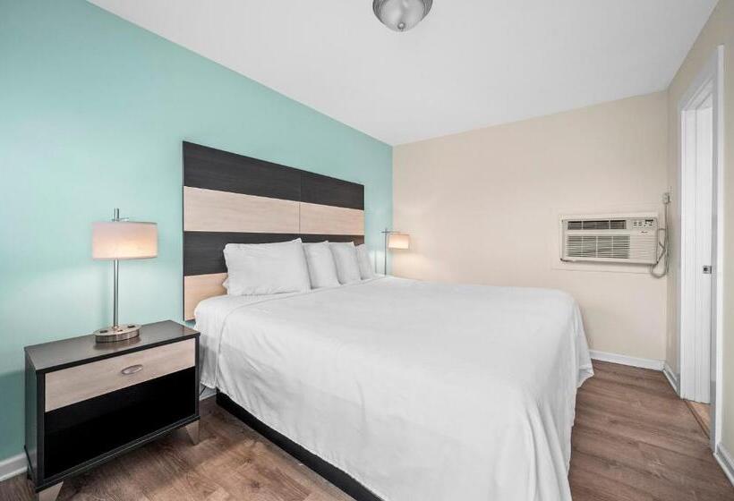 带大床的标准间, Madison Beach Motel