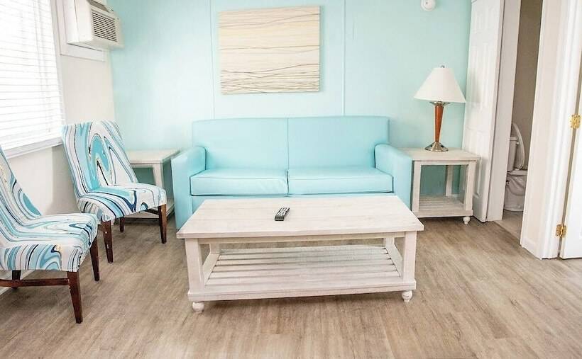 デラックススイート, Madison Beach Motel