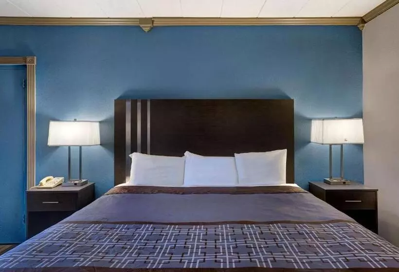 キングサイズベッドのスイートルーム, Motel 6 Burlington