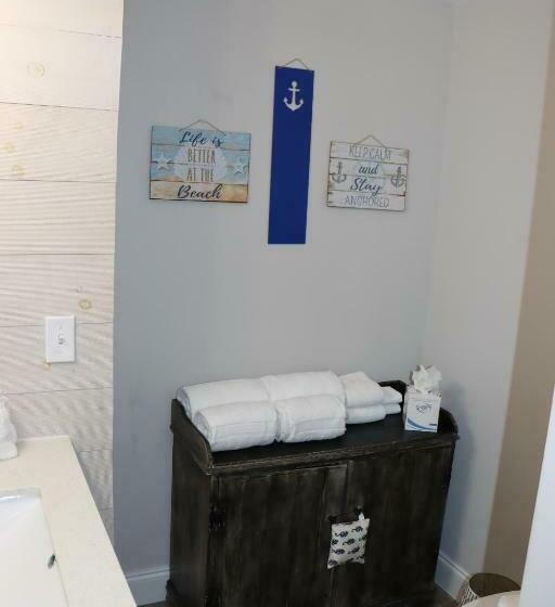 Дом 4 Спальни, Sea View Motel