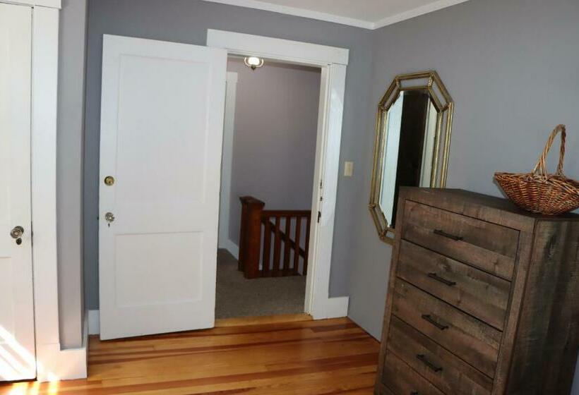 בית, 4 חדרי שינה, Sea View Motel