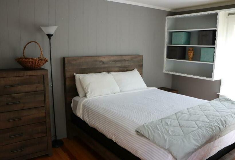 בית, 4 חדרי שינה, Sea View Motel