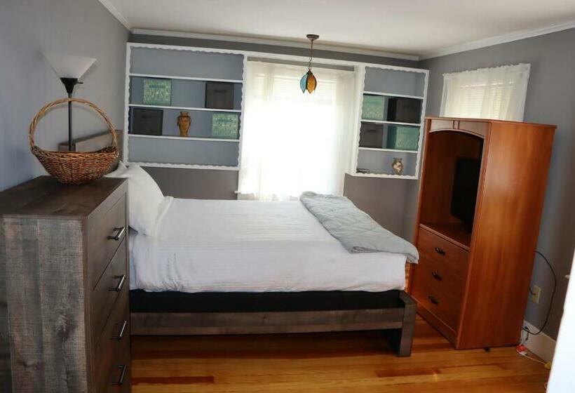 בית, 4 חדרי שינה, Sea View Motel