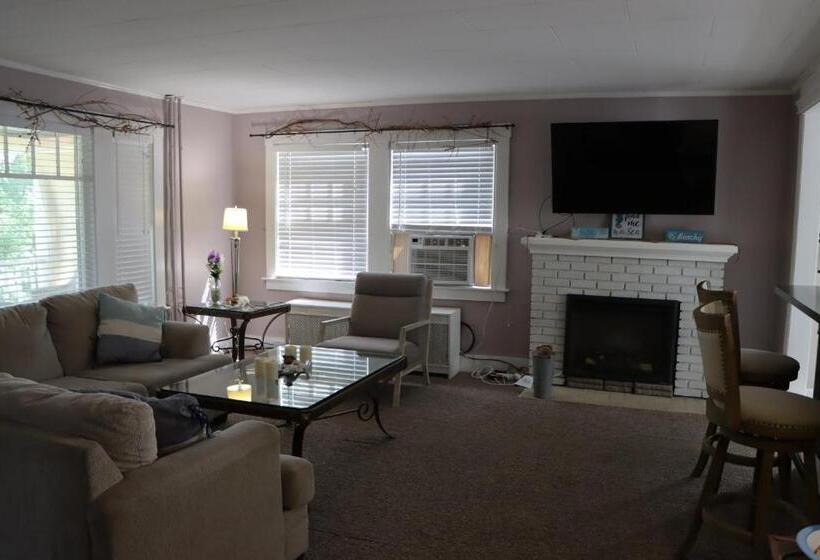 בית, 4 חדרי שינה, Sea View Motel