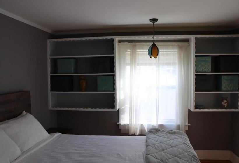 בית, 4 חדרי שינה, Sea View Motel