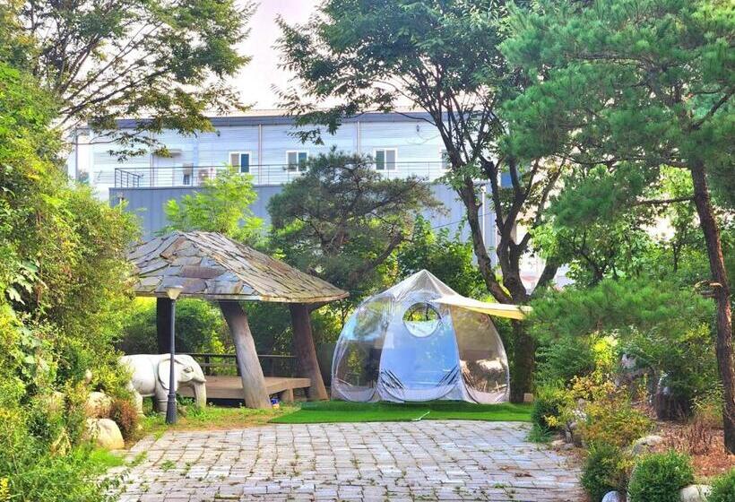 Standard Tent, K Highstel Jayeon