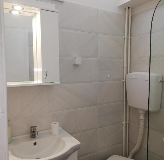 اتاق لوکس چهار تخته, Blue Carpet Rooms