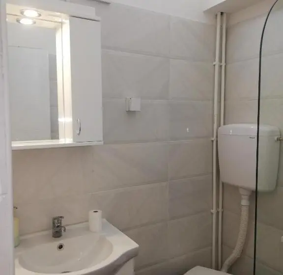 اتاق لوکس چهار تخته, Blue Carpet Rooms