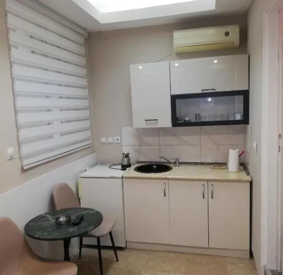 اتاق لوکس چهار تخته, Blue Carpet Rooms