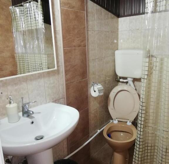 اتاق استاندارد چهار تخته, Blue Carpet Rooms