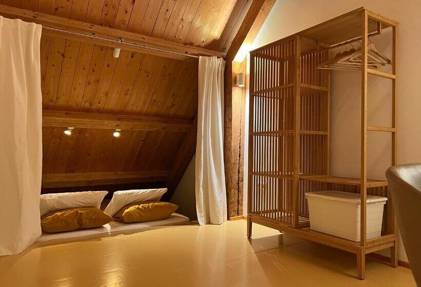 חדר משפחתי, De Danenberg