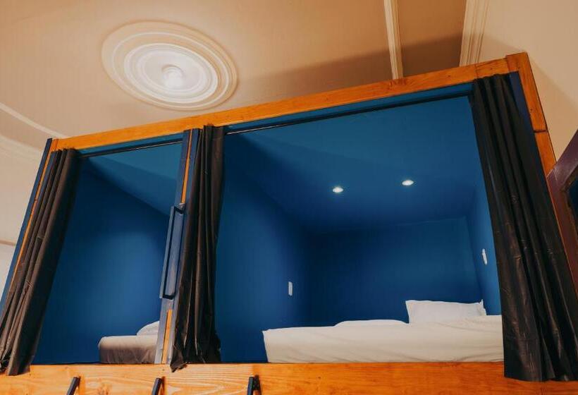 اتاق خانوادگی, Hostel Casarão Fronteira