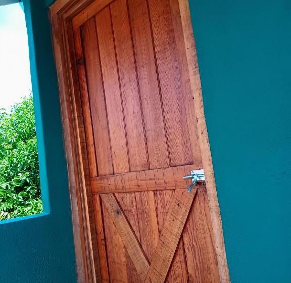 اتاق استاندارد با چشمانداز باغ, Oridleys Hostel16