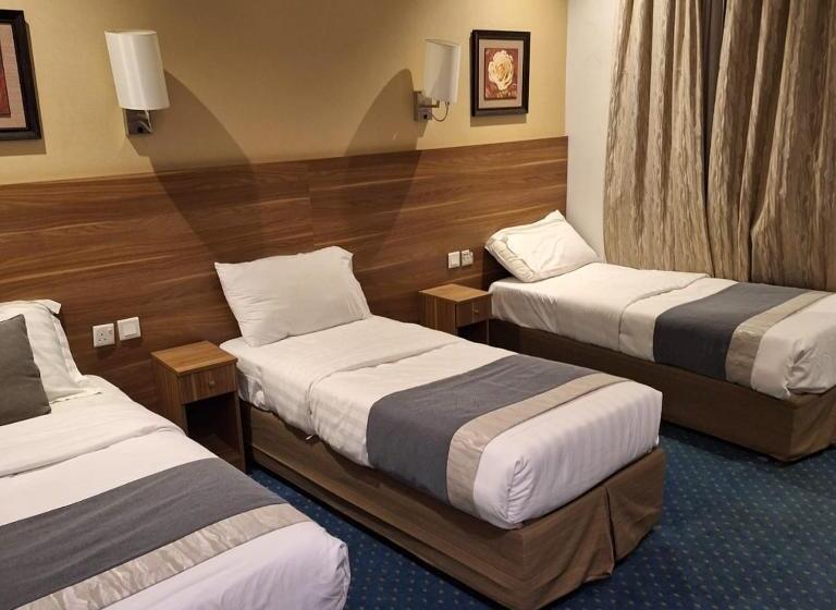 Quarto Familiar, Ares Al Khashif