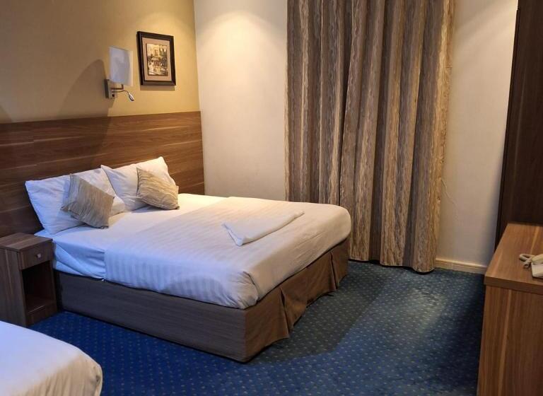 スタンダードトリプルルーム, Ares Al Khashif