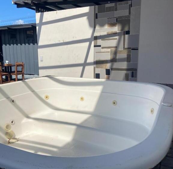 スタンダードルーム, Hosteline