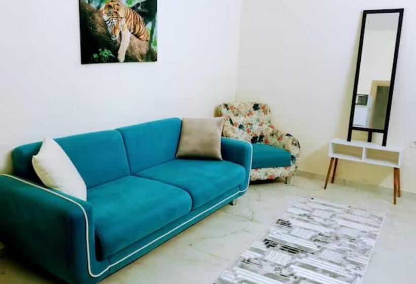Апартаменты 1 Спальня Нижний Этаж, Old Town Grand Apart