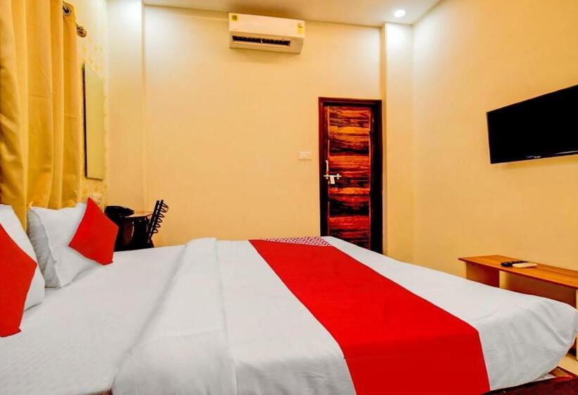 חדר קלאסי לשלושה, Oyo Hotel Darshini